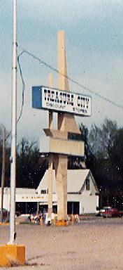 treasurecitysign.jpg